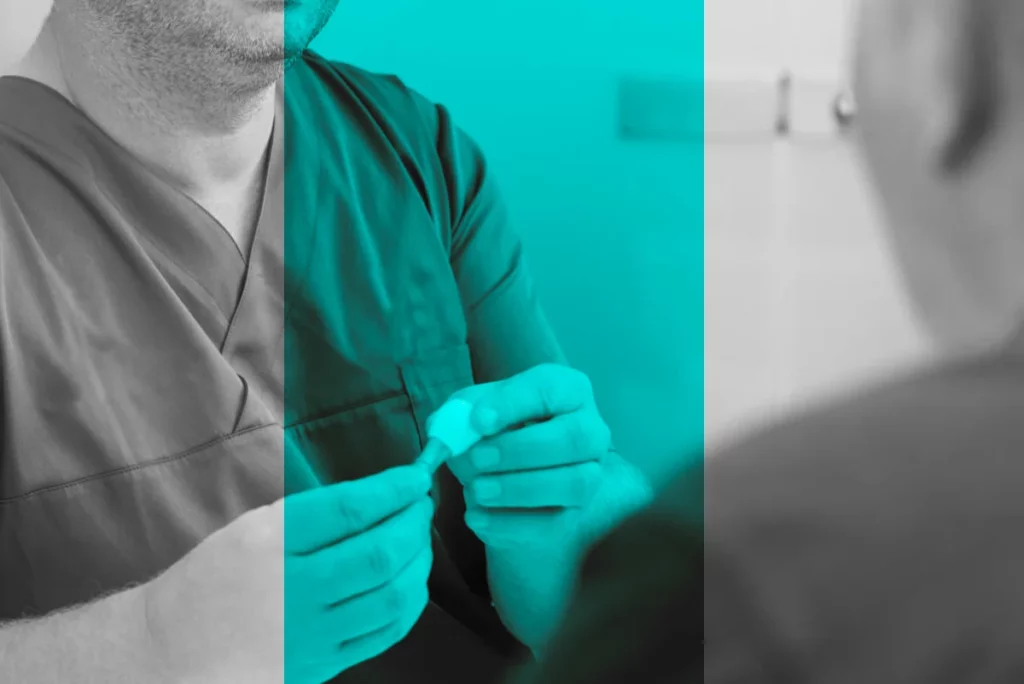 Implantologie Simmern, Zahnimplantate werden Patient gezeigt